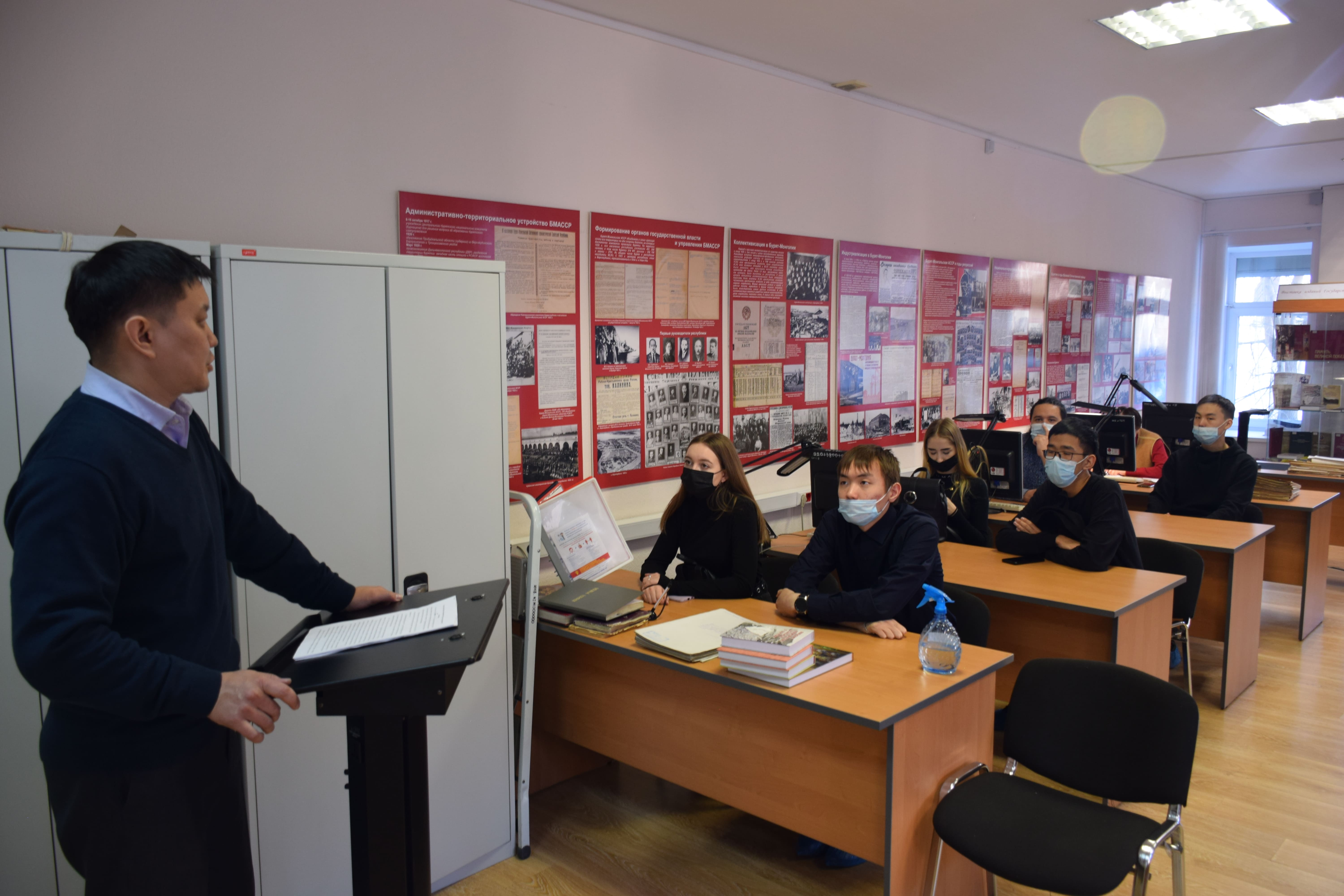 18 марта 2022 г. в Государственном архиве Республики Бурятия в рамках проекта «АРХИВЫ–ВУЗАМ» была проведена экскурсия для студентов
