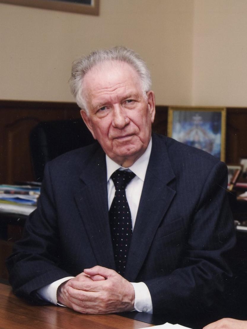 4 июля 2015 г. исполняется 80 лет со дня рождения первого Президента Республики Бурятия Л.В. Потапова