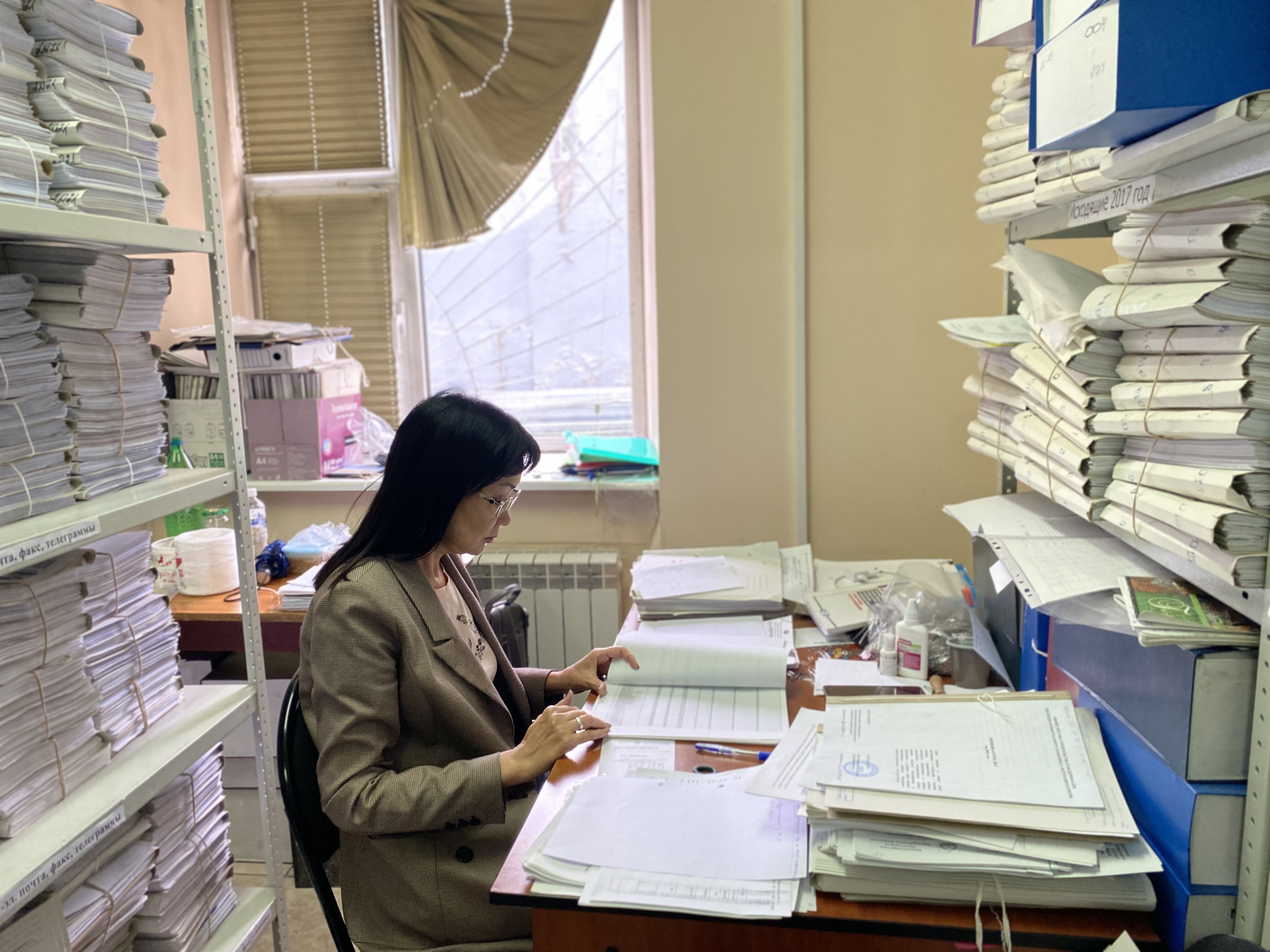 В Государственном архиве Республики Бурятия продолжается работа по упорядочению документов органов исполнительной власти республики